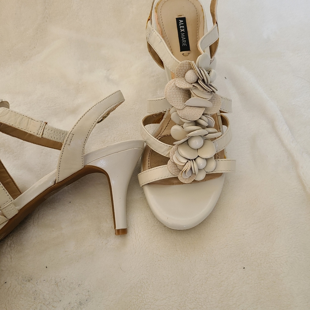 Alex Marie White/beige dress shoes/heels, open toed, straps